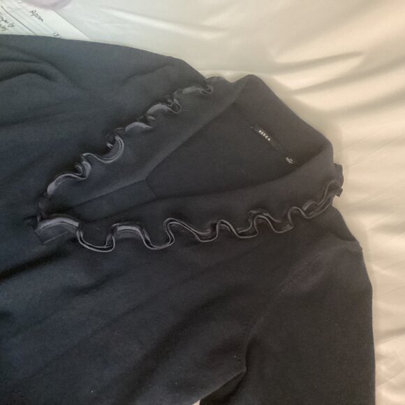 Mosca Black Ruffled Pullover – 3/4 Sleeve – Supersoft Knit – Size XL - Picture 10 of 10